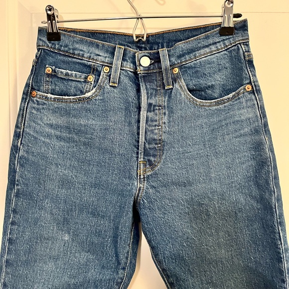 Levi’s - Picture 4 of 8